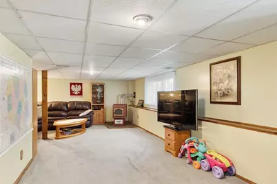 8 Pershing St, Worcester, MA 01606 - Photo 19
