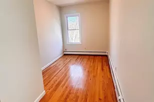 8 Fair St, Gloucester, MA 01930 - Photo 5