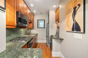 322 Beacon St, Boston, MA 02116 - Photo 9