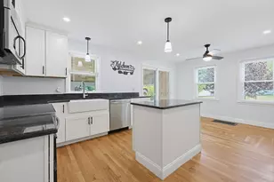 18 Prairie Ave, Bellingham, MA 02019 - Photo 5