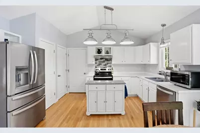 10 Dana Ct, Plymouth, MA 02360 - Photo 9