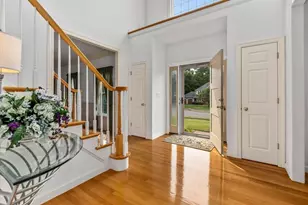 19 Burnham Ct, Stoughton, MA 02072 - Photo 3
