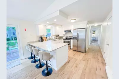 82 Pennsylvania Avenue, Oak Bluffs, MA 02557 - Photo 3