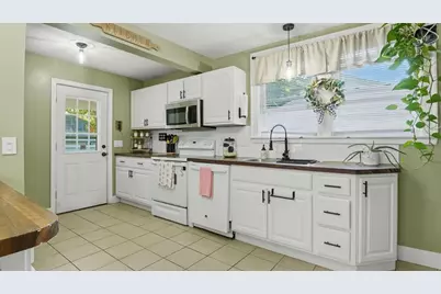 87 Lakevilla Ave, Springfield, MA 01109 - Photo 19