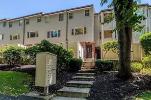 54 Regent Cir, Brookline, MA 02445 - Photo 3