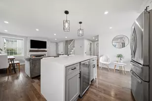 2 Chapman Ave, Wilmington, MA 01887 - Photo 3
