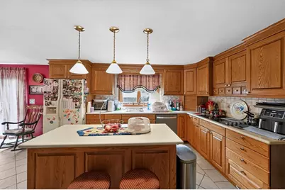 16 Hill St, Shrewsbury, MA 01545 - Photo 7