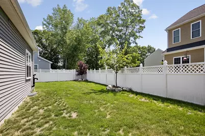 9 Ellingwood Cir, Framingham, MA 01701 - Photo 27