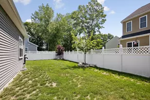 9 Ellingwood Cir, Framingham, MA 01701 - Photo 27