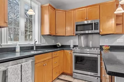 270 Poplar Street, Boston, MA 02131 - Photo 15