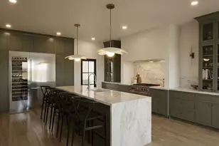 10 Lisa St, Burlington, MA 01803 - Photo 5