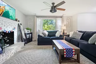 40 Kim-Kris Ln, Dracut, MA 01826 - Photo 5