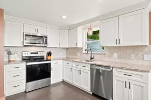 15 Burdett Rd, Lynn, MA 01904 - Photo 9