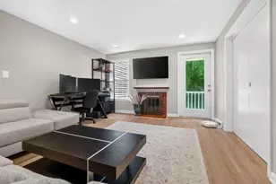 7 Thoreau Ct, Natick, MA 01760 - Photo 3
