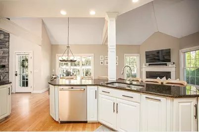 451 Falley Dr, Westfield, MA 01085 - Photo 7