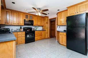 80 Forestt St, Saugus, MA 01906 - Photo 5