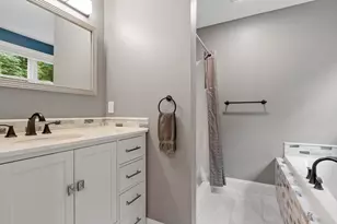 84 Burbank Ave, Warren, MA 01083 - Photo 15