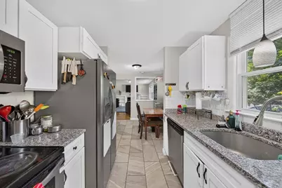 1121 Washington St, Whitman, MA 02382 - Photo 9