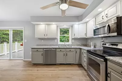 570 Woodland Way, Russell, MA 01071 - Photo 7