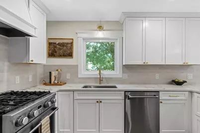 155 Quincy Ave, Marshfield, MA 02050 - Photo 9