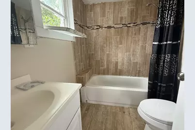 102 Tremont St #1, Fall River, MA 02720 - Photo 5
