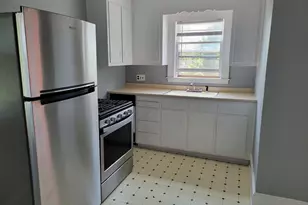 4 Pleasant St, Wakefield, MA 01880 - Photo 11