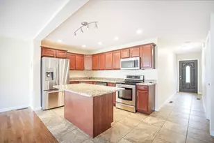 3-5 Grant, Agawam, MA 01001 - Photo 3