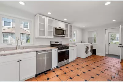 45 Henshaw St, Boston, MA 02135 - Photo 17