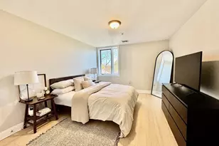 25 Alpine St, Boston, MA 02136 - Photo 9
