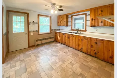 6 Oak Dr, Oxford, MA 01540 - Photo 9