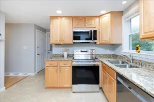 3 Kenilworth Ln, Haverhill, MA 01835 - Photo 9