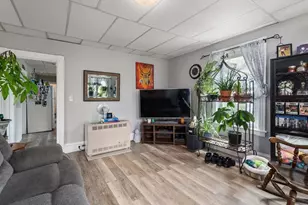 34 Esther St, Worcester, MA 01607 - Photo 1