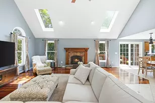 15 Hillcrest Dr, Tyngsborough, MA 01879 - Photo 5