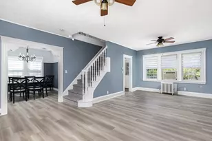 32 Raymond Rd, Salem, MA 01970 - Photo 5