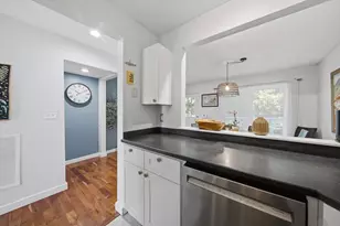 49 Breakwater Dr, Chelsea, MA 02150 - Photo 15