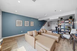 49 Breakwater Dr, Chelsea, MA 02150 - Photo 9