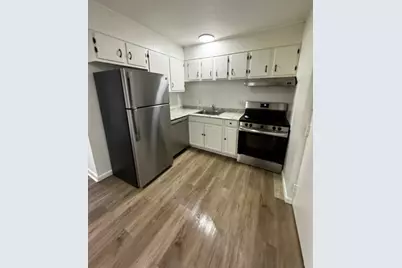 31 Vine St #5, Weymouth, MA 02188 - Photo 3