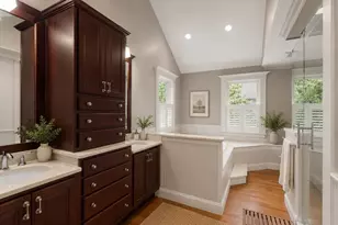 21A Curtis St, Marblehead, MA 01945 - Photo 9