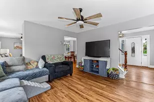 15 Briggs St, Taunton, MA 02780 - Photo 7