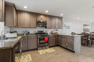 35 Shaw St, Lowell, MA 01851 - Photo 7