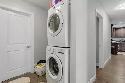 35 Shaw St, Lowell, MA 01851 - Photo 9