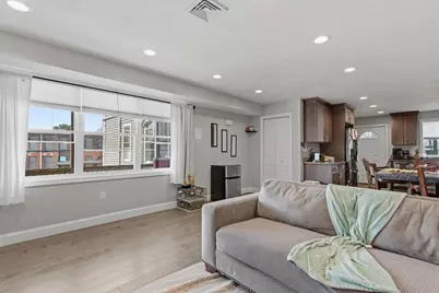 35 Shaw St, Lowell, MA 01851 - Photo 5