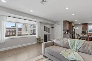 35 Shaw St, Lowell, MA 01851 - Photo 5