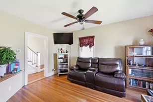 26 Paderewski St, Chicopee, MA 01013 - Photo 19