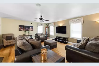 26 Paderewski Street, Chicopee, MA 01013 - Photo 9