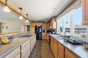 26 Paderewski St, Chicopee, MA 01013 - Photo 13