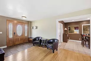 26 Paderewski St, Chicopee, MA 01013 - Photo 9