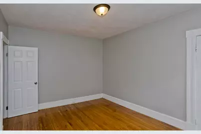 65 Montrose St, Springfield, MA 01109 - Photo 11