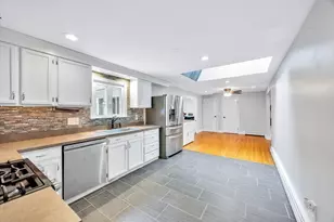 16 Pine View Dr, Barnstable, MA 02635 - Photo 5