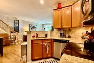 84 Bradford Commons Ln, Braintree, MA 02184 - Photo 7